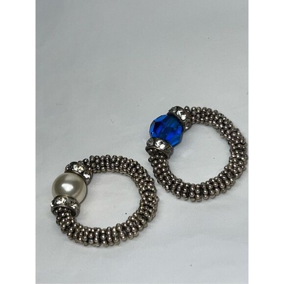 Set‎ of Two Silver Tone and Bead Stretch Rings - Picture 4 of 4